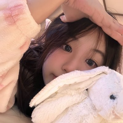 xss4884's profile picture. ( ̀⌄ ́) 可以聊聊天！歡迎自介帶照找我聊天☺️ 有興趣才會回ㄛ～～😛💕 追蹤及主動私密視為已成年 未成年請勿進入🔞 希望大家都過得開開心心🥳