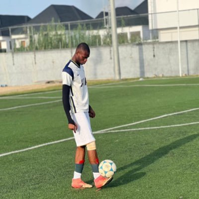 TeslimI2875's profile picture. footballer position 4-10 false 9😃 - arsenal fc forever ❤️