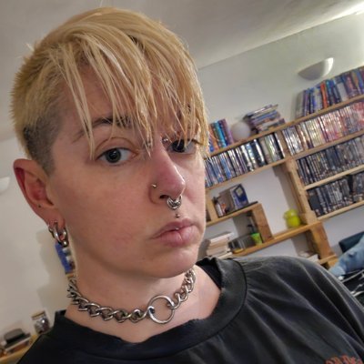 vfx artist
they/them
https://t.co/qX80Z5Iyp4