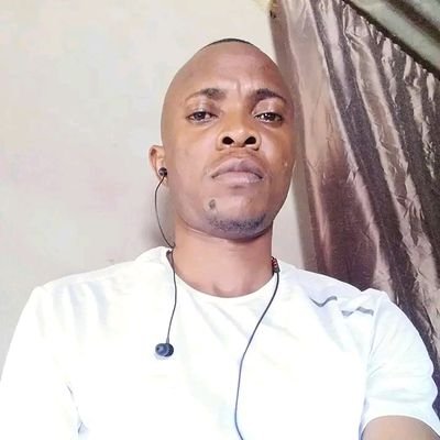 Je m'appelle Donatien NTUMBA le fils de Rémy MUANGALAY et Elisabeth TSHIONY Je suis né à KANANGA le 25/05/1985.
Je suis diplômé d'état à l'Institut de Katubue