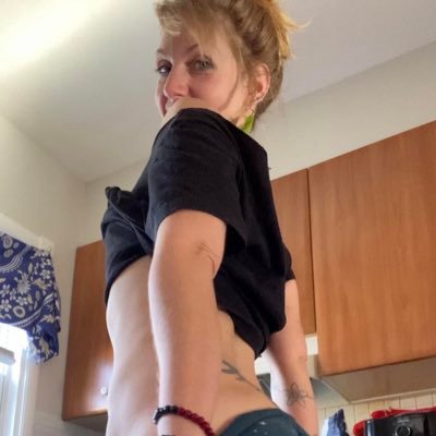 I'm strictly here for hookup,am Sandy by name,am looking to mingle and jingle with any serious man who care for a lover and company to have fun with.