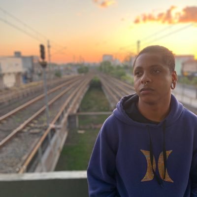 28Anos /Gaúcho /Musico /Ariano ,, vivendo e aprendendo todos os dias de CANOAS _ (COLORADO) 1909 #instagram @Estebixo_ #twitter ( #OFICIAL )