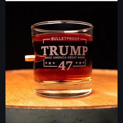 LagZebu's profile picture. Un Gars du Québec, qui vit entre le bois et la banlieue de Mtl