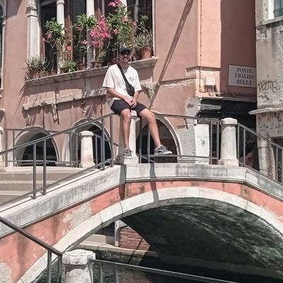 josue96deber's profile picture. viviendo