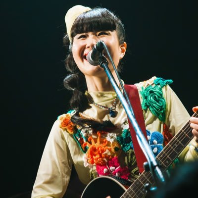 akisongbird's profile picture. 千葉県出身 ガッツガッツギターをかき鳴らし、笑顔はじけまくり！元気100点満点なアコギ女子シンガー アキSONGBIRD！VanillaSkyRecordsよりMini Album「Songbird」で全国CDデビュー！2度の渋谷WWWワンマン公演大成功❣️