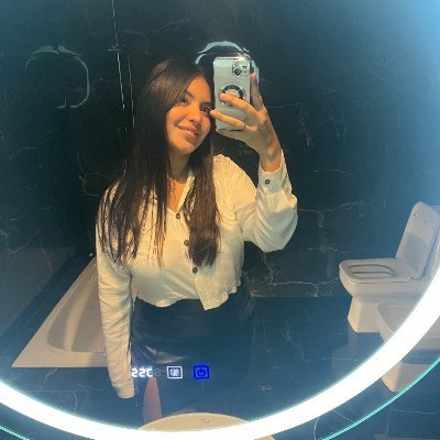 19-year-old with big dreams 🩺
Capricorn sweetie♑