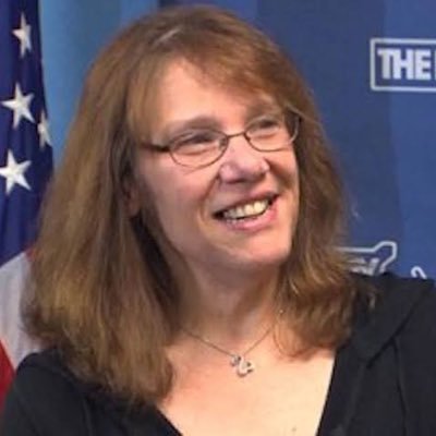 I’m mavis wanczyk the Powerball single ticket jackpot lottery winner giving out $300,000 to people randomly!