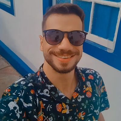 valente_pa7991's profile picture. buscando sentido entre uma rua e outra, talvez no fundo do copo de uma cerveja também