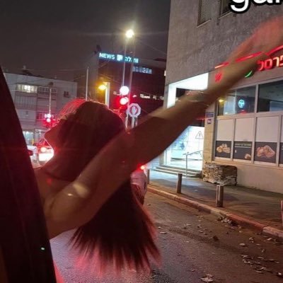 isimsizdiyar's profile picture. “Güven bir ayna gibidir. bir kez çatladı mı hep çizik gösterir.” Kitappad:isimsizdiyar