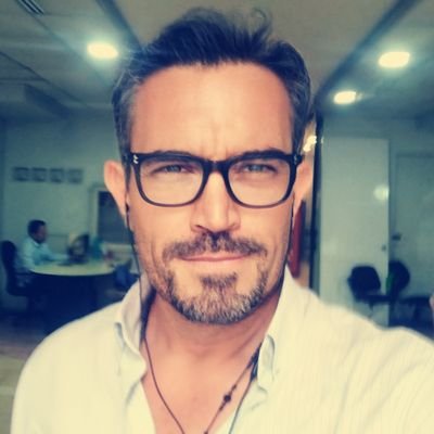 Confianza no es saber todo del otro, es no necesitar saberlo.