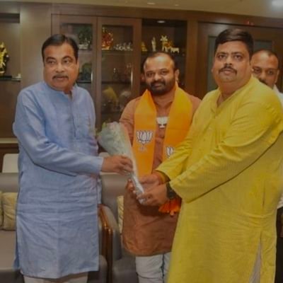 उपाध्यक्ष, भाजपा कामगार मोर्चा, महाराष्ट्र प्रदेश
एवं प्रभारी, भाजपा चित्रपट कामगार आघाड़ी, मुंबई शहर