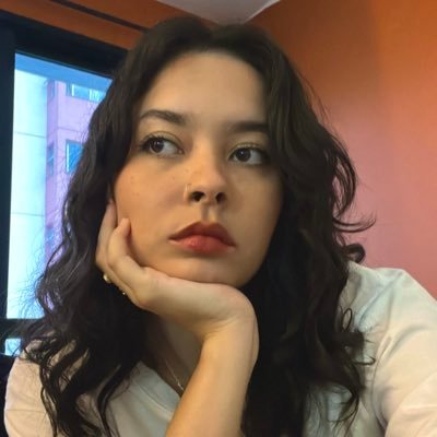 giugiugiulya's profile picture. viciada em reclamar. faço doutorado em astrofísica e péssimas escolhas | ffc 🇭🇺