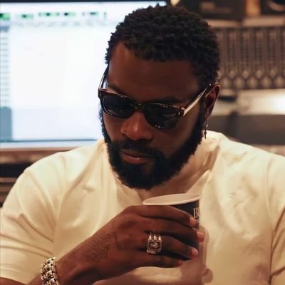 JKouajiep38098's profile picture. 