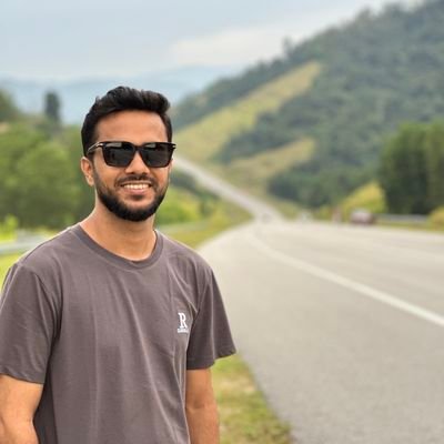 hasanm025's profile picture. Front-End Developer