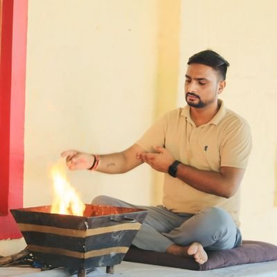 वीर प्रसूता वसुंधरा का ,गूंज उठा जो नारा है।
कहो गर्व से हम हिन्दू हैं,हिंदुस्थान हमारा है।।
