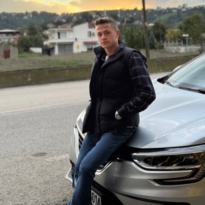 berkay80668186's profile picture. SARI