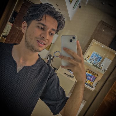 Ali_p1xel's profile picture. "لاشی رو باید🐕بgod"