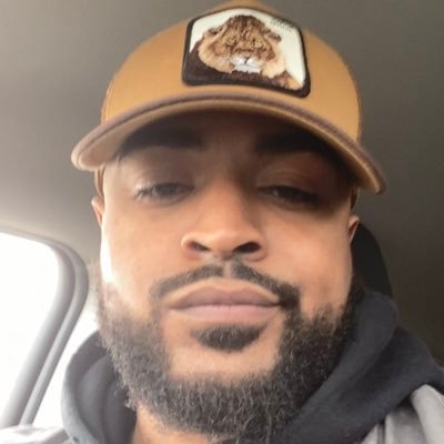 hyclassmusa's profile picture. to troll or not to troll… that is the question.