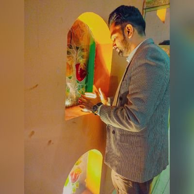 RomanKh62369606's profile picture. 