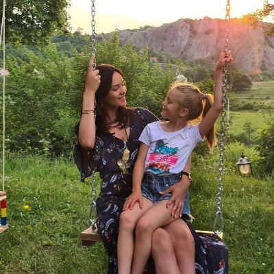 fofybornice_24's profile picture. A witty girl who loves life, listens to the world, and cares about current events in the fields of news and finance. Feel the world's one and only you.