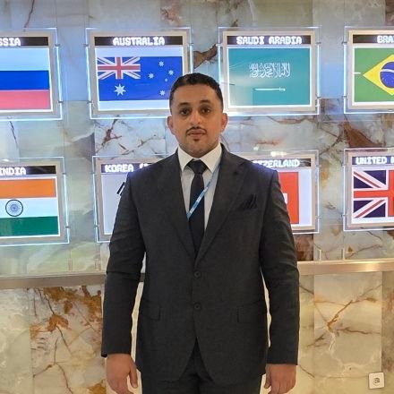 الصديق السيئ كاالبعوض لاتشعر به الابعد أن يلسعك