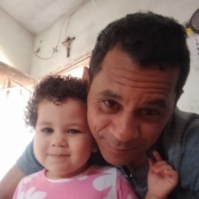 ade_slima's profile picture. SHAZ8E3K