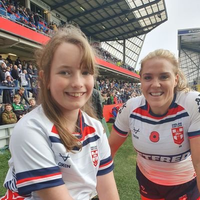 Love rugby league. Huge Rochdale Hornets fan. Play for Saddleworth Rangers girls
