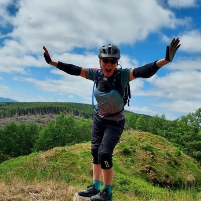 60+yr old nutter with a potty mouth. Love my eMTB🚴♀️ garden🌻gin🍸wine🍷cooking 🍜 sunshine🌞😎 and Jeff my husband, always in my heart 🥰NO DMS!!