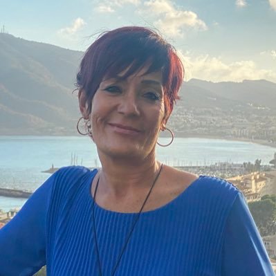 Maestra luchando por cambiar un poquito la educación. A cargo de la dirección del CEIP Lucentum.