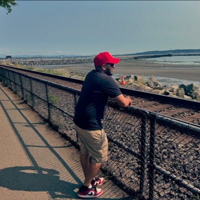 Cali Bred, Sports enthusiast, Dj….here for the memes and the laughs