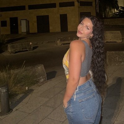 ReemShalhoub7's profile picture. 