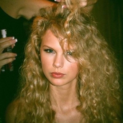 enchntd2tweet_u's profile picture. 