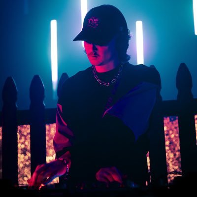 multi-genre dj | bass music enthusiast | booking/contact: phirsounds@gmail.com