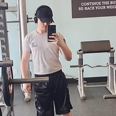 iRedeemShots's profile picture. Just a dad slamming you in ranked still.