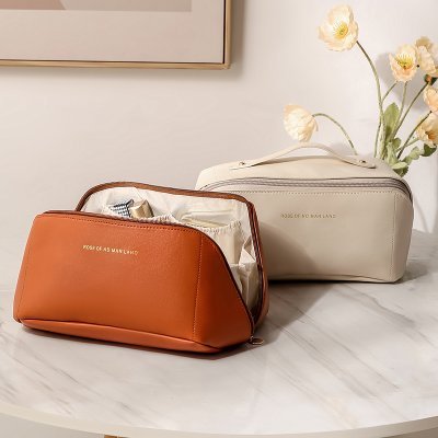 A professional household storage manufacturer.
Provides travel bag,make up bag,shipping bag,packing cube,pencil bag,cooler bag,etc.