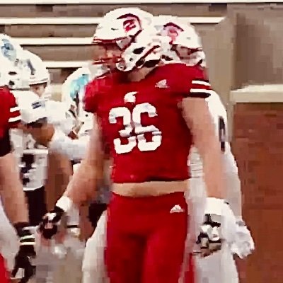 Edmund Burke Academy ‘26🏈⚾️🥏
AllState LB/Oline/Special Teams
6’ 1 223lbs 79”Wingspan
4.0 GPA 1290SAT/Bench 320 Squat 410
Mthfootball36@gmail.com 762-225-8725