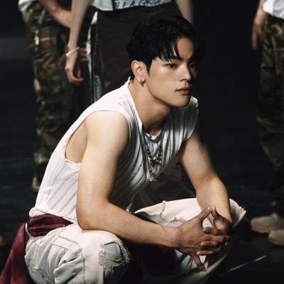 ☁️Kim Woojin ☁️Ateez ☁️P1Harmony ☁️ph-1☁️ // Fan account // 🇵🇪🇵🇪
☁️Woojin defender ☁️