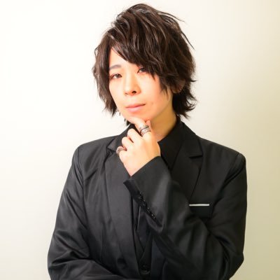 フリーランスの男装家▪️元・男装喫茶イベントSourire代表▪️LD69UP @LD69UP ▪️男装夜喫茶Luna @lunabar21 ▪️日本男装協会▪️
お仕事依頼はDMにて受付中✉️
通販はこちら👉https://t.co/y8b8APjuY1