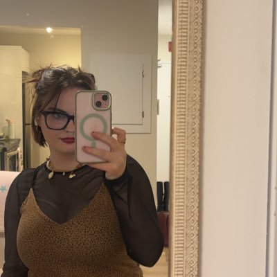 law student | crossword puzzle enthusiast | cat mom | she/they