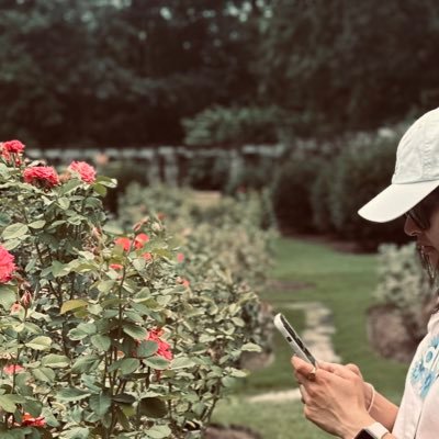 software engineer, love to travel and read books..