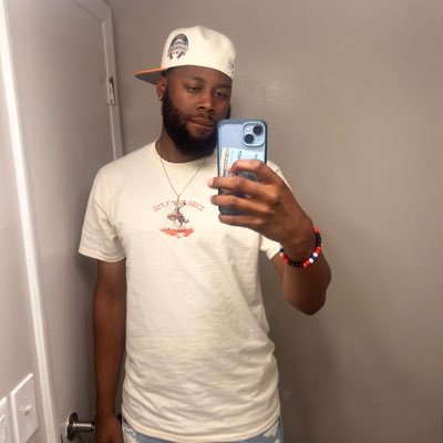 BdotgOcrazy3's profile picture. WSSU’23🐏 H2⭕️💧L.F.F.M🗣💭 Photographer📸