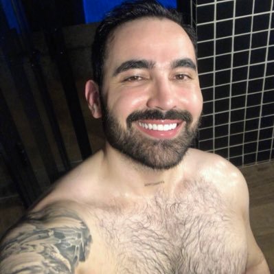 jeito de cowboy num corpo de mulher do tipo que não olha pra ninguém. perfil administrado pela assessoria de marketing