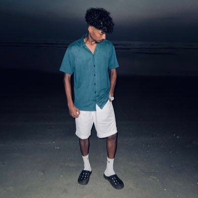 ElliotFerns08's profile picture. 20 | Goa 🇮🇳 | MCI × FCG × RCB