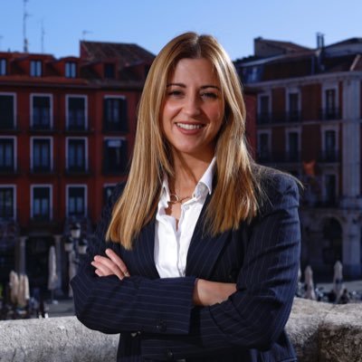 Concejala de Juventud @ayuntamientovll | Graduada en Derecho y ADE por la @UVa_es | Funcionaria del Cuerpo Superior @jcyl