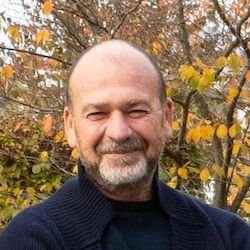 Founding Director of Global Voices Advocacy @advox ~ Founder/Publisher of the award-winning media & print magazine @nawaat ~ Languages: ar, fr, en, nl, fa