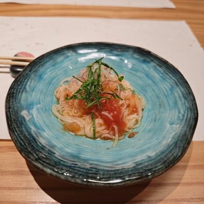 LeHe213196's profile picture. 