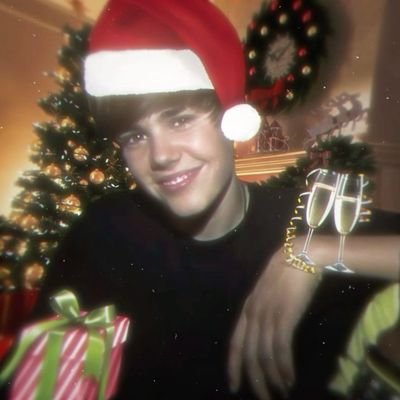 I should be playing in the winter snow, but I'ma be under the mistletoe š¦š