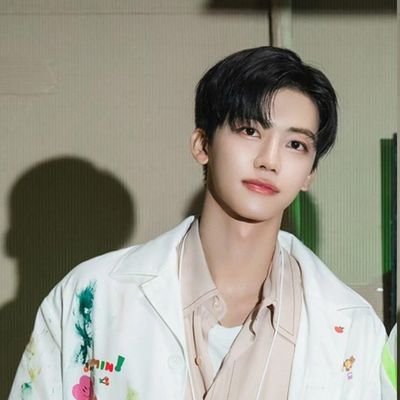 LlgSekar37572's profile picture. 