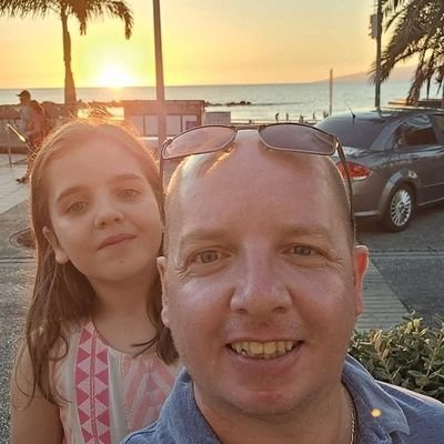 Father of 1, massive Sports fan, particularly Football, Cricket, Golf and Darts. Now an ex ex pat who briefly lived in Belgium #pnefc