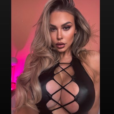 Retired Wrestler 🤼 Your favourite babe! ❤️ OnlyFans: Badassblondex